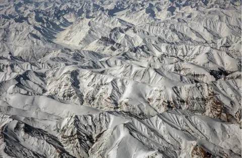 Andrew Newey A view of mountains in the Ladakh Range