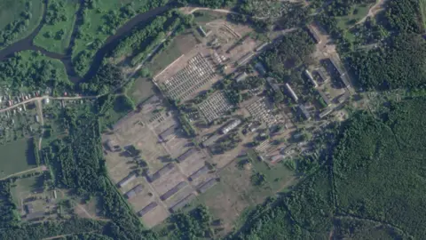 Planet Labs New structures in Military site in Belarus