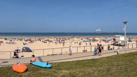 BBC Weather Watcher TweeterofWit Crowds of people on a beach.