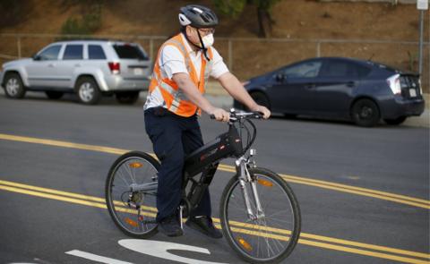 California gas leak: Calls grow for shutdown - BBC News