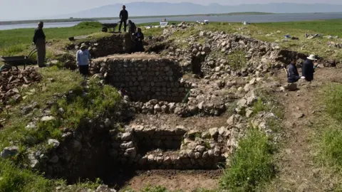 British Museum Walls unearthed at Qalatga Darband