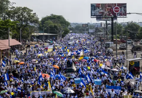Javier Bauluz Thousands of Nicaraguans have marched in protest at the deaths of students during police crackdowns. This march took place in Managua in April 2018