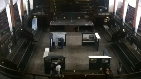 Jez Collins The Que Club