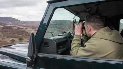 Steven Rennie Photography Gamekeepers searching