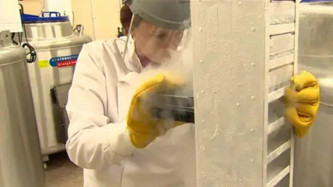 Freezing samples at the biobank