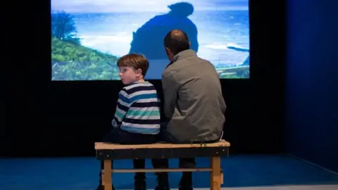 Kev Howard art gallery