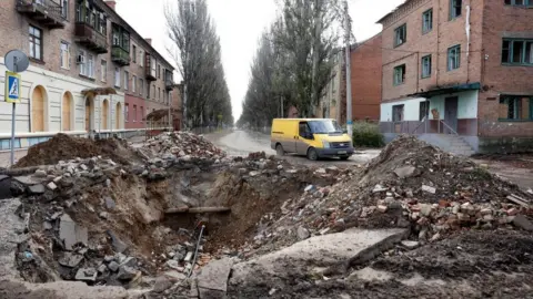 Reuters Destruction in a Donbas town