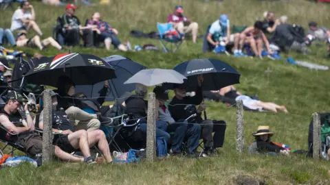 STEVE BABB TT spectators