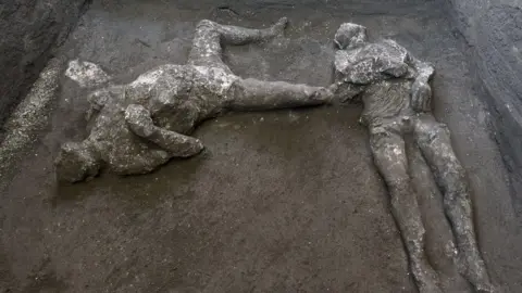 EPA Two bodies discovered in Pompeii, Italy