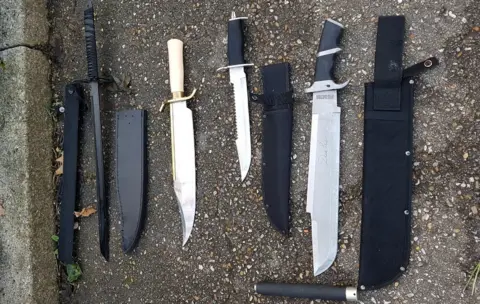 Met Police Knives found in Crouch Hill playground