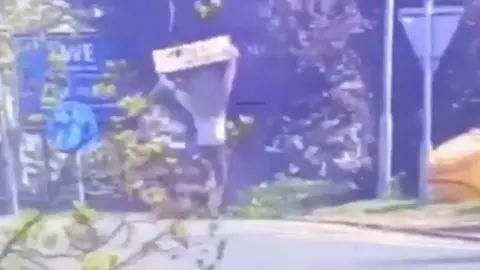 @Northants_RPU Man waving sign