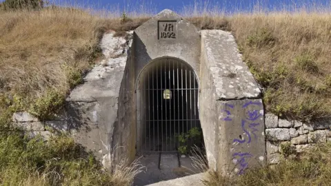 Historic England High Angle Battery