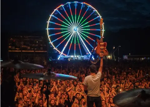 Marcus Pendleton Feeder at Godiva Festival