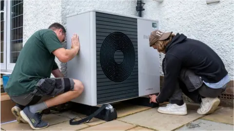 Getty Images Installing a heat pump in Folkestone