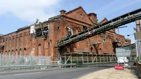 Geograph/Graham Hogg Grimsby Ice Factory