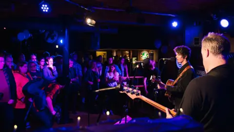 Dan Bettridge performs at Clwb Ifor Bach in 2015