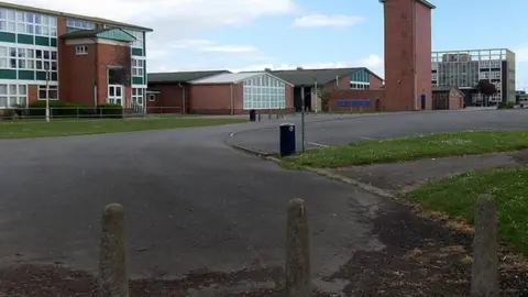 Geograph/Jaggery Caldicot comprehensive school