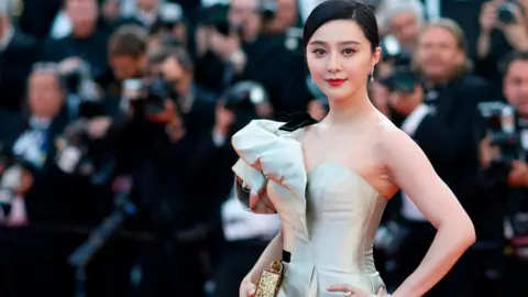 Fan Bingbing: Missing Chinese actress fined for tax fraud