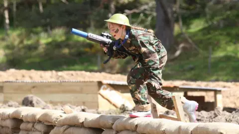 PETER JOLLY NORTHPIX Pupils in trenches