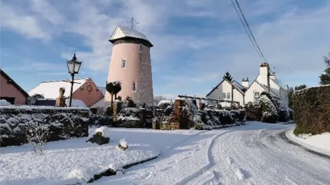 BBC Weather Watchers/Keggy7 Village of Shareshill, Staffordshire in the snow