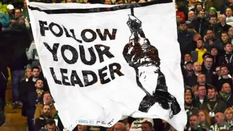 SNS Mussolini banner