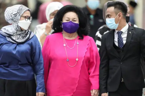 Reuters Rosmah Mansor (center), wife of former Malaysian Prime Minister Najib Razak, arrives at the Federal Court, in Putrajaya, Malaysia August 23, 2022.