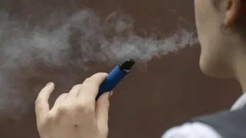 Sheffield: Thousands of illegal vapes seized from small shop
