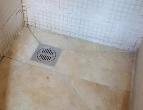 Bulluk/Trip Advisor Shower in one of the rooms