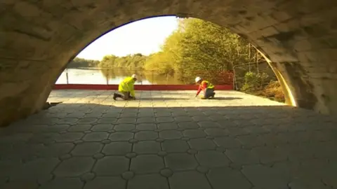 BBC Floating pontoon