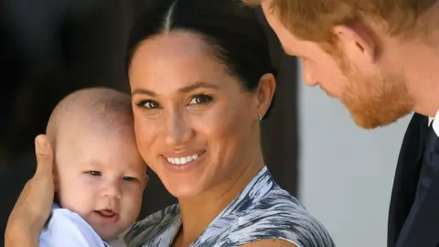 Getty Images Prince Harry, Duke of Sussex and Meghan, Duchess of Sussex and their baby son Archie Mountbatten-Windsor at a meeting with Archbishop Desmond Tutu in South Africa on 25 September 2019