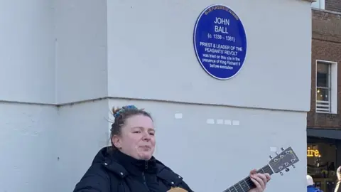 Blue Plaques St Albans Folk singer Lizzy Hardingham sang a rendition of the John Ball song at the ceremony on 25 February