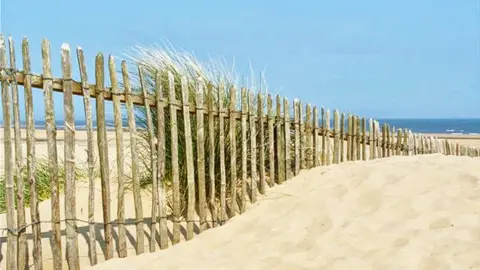 Friends of Horsey Seals Example of how fence may look