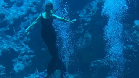 Janine Zeitlin Vicki at her show