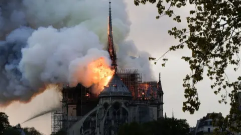 AFP Scene of blaze in Paris