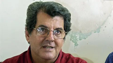 Getty Images Cuban dissident Oswaldo Paya, leader of the Christian Liberation Movement (MCL), gives a press conference in his house in Havana, 22 November 2007