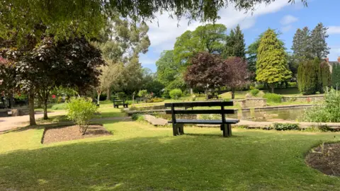 LDRS Benches in a park