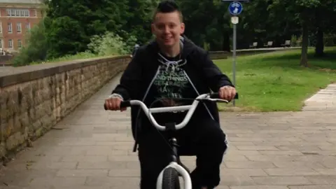 Bee-Jay Huckle Kelly Miklasz