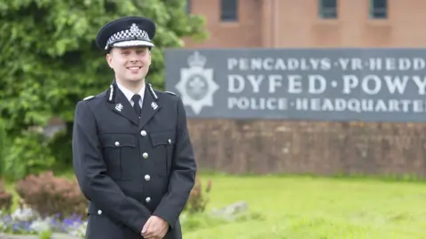 Flashbulb Photography & Film Cairn Newton-Evans