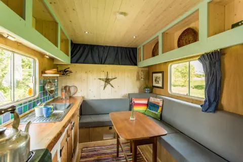 Steve Golemboski-Byrne Steve Golemboski-Byrne horsebox house