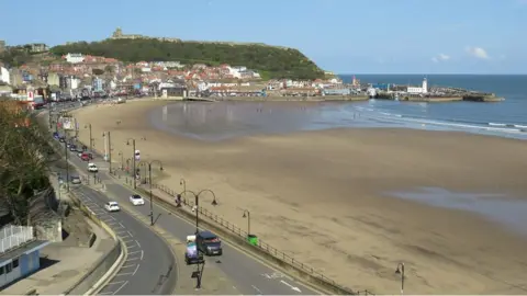 Malc McDonald / Geograph Scarborough beach