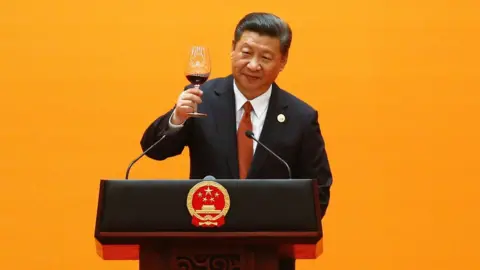 Getty Images Chinese President Xi Jinping makes a toast at the beginning of the welcoming banquet at the Great Hall of the People during the first day of the Belt and Road Forum in Beijing, China, May 14, 2017.