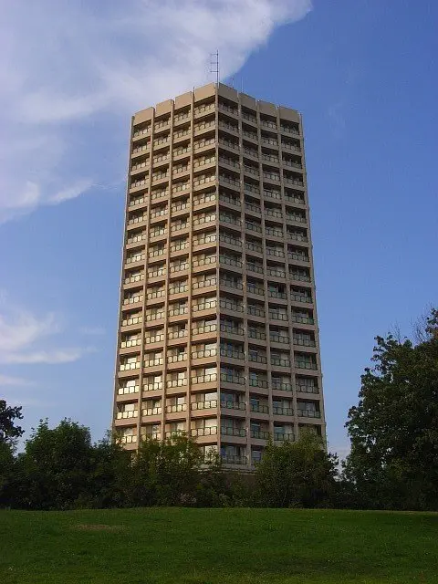 Andrew Smith Point Royal, Bracknell