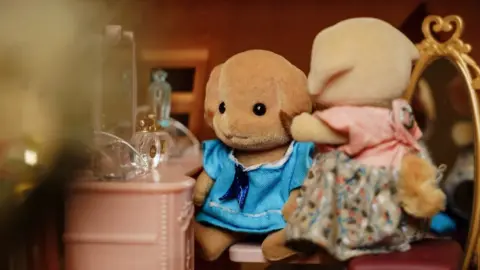 Joe Short Tabitha getting ready