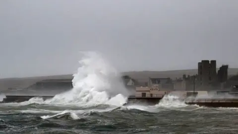 Karen Munro Waves at Thurso