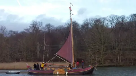 Jamie Niblock/BBC Dutch barge