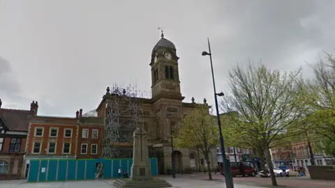 Google Derby's Guildhall i