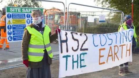 Stop HS2 Staffordshire Extinction Rebellion protesters