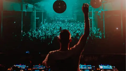 Luke Dyson Printworks crowd pictures