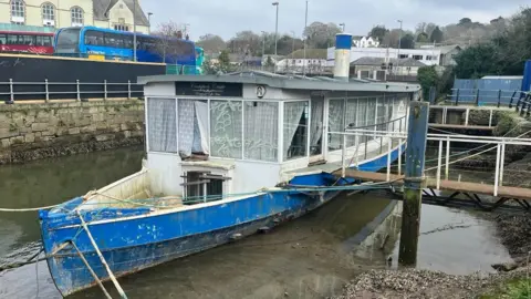 Disposal of Compton Castle paddle steamer may cost £200k