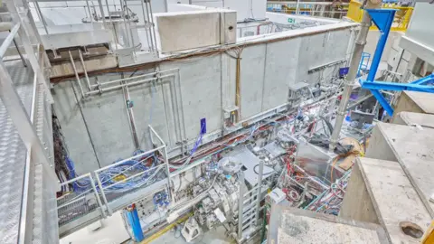 Cern Cern's equipment for producing Positronium